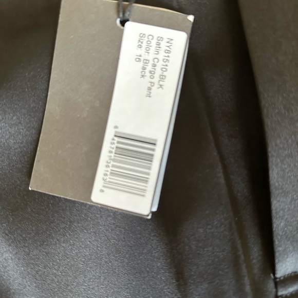 Black satin cargo pants- new with tags - Picture 3 of 6
